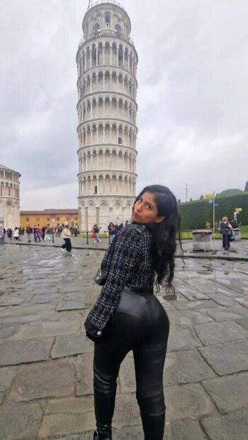 Full leaked Chiphilary blog page private onlyfans photo