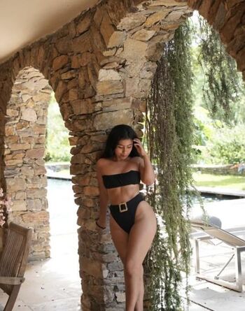 Full leaked Chiphilary blog page private onlyfans photo