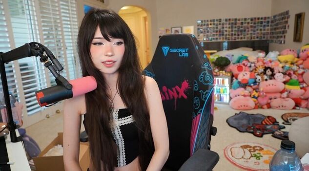 Full leaked Emiru  page private onlyfans photo
