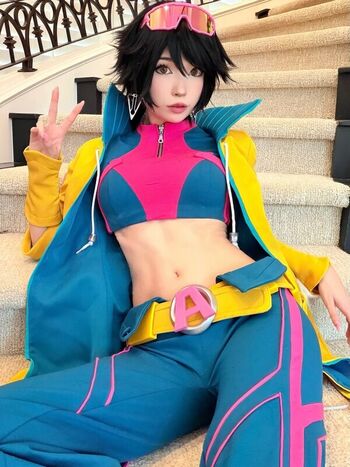 Full leaked Emiru  page private onlyfans photo