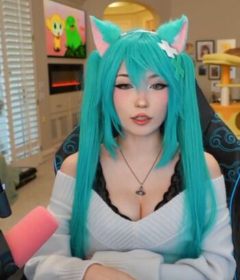 Full leaked Emiru private onlyfans photo