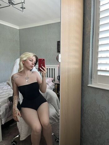 Full leaked Emzeeni page private onlyfans photo