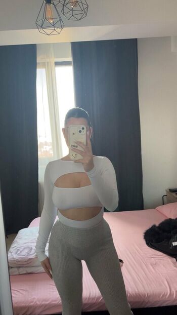 Full leaked Esracicekk private onlyfans photo