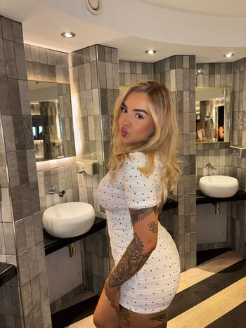 Full leaked Lilyjanexx private onlyfans photo