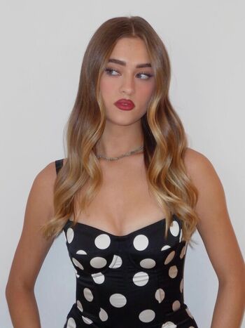 Full leaked Lizzy greene  page private onlyfans photo