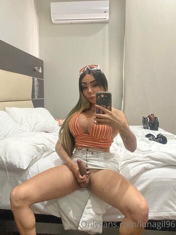 Luna Isabela Gil