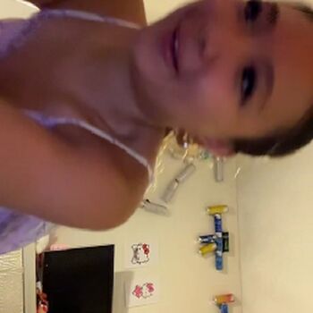 Full leaked Lydia hong private onlyfans photo