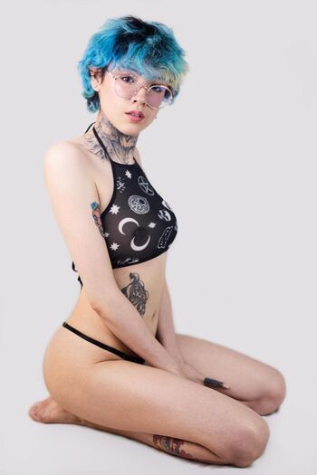 lyra_tay