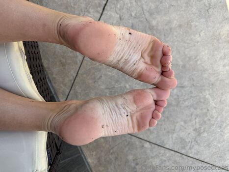 Full leaked Myposedtoes private onlyfans photo
