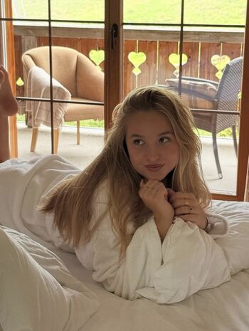 Full leaked Polinaarvvv private onlyfans photo