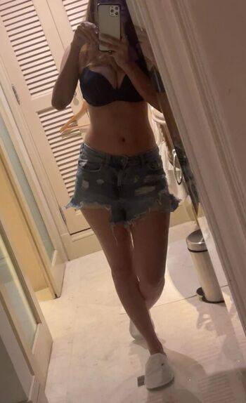 Full leaked Sara kashmir private onlyfans photo