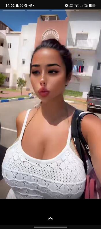 Shainaaa489