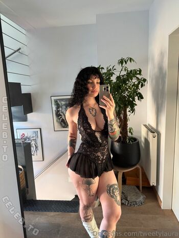 Full leaked Tweetylau private onlyfans photo