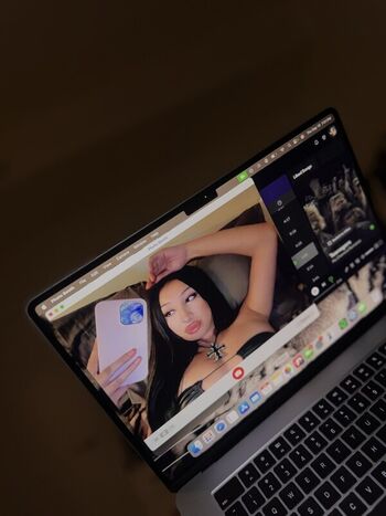 xcarolinejoness